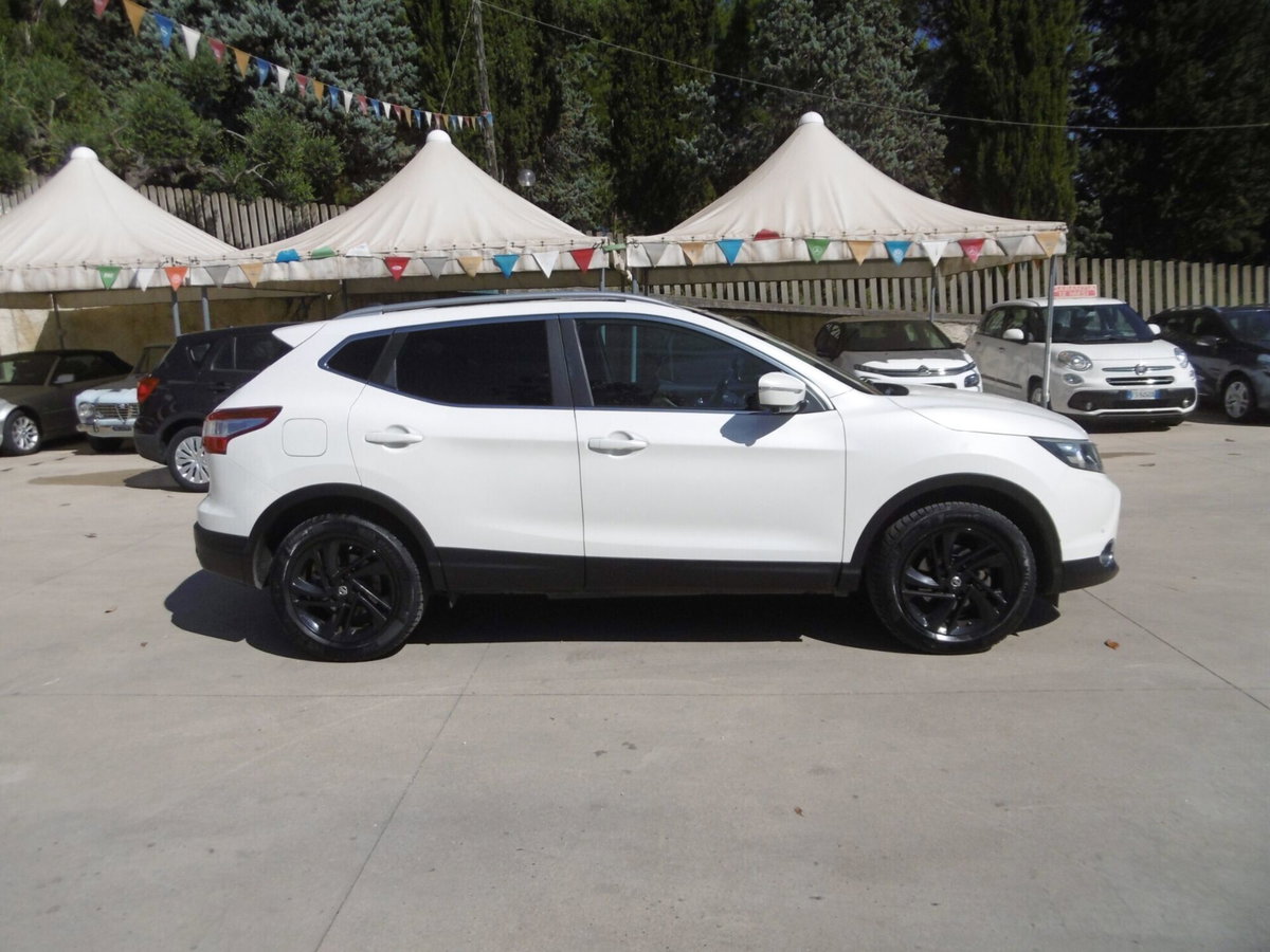 Nissan Qashqai 1.5 dCi Tekna (4)