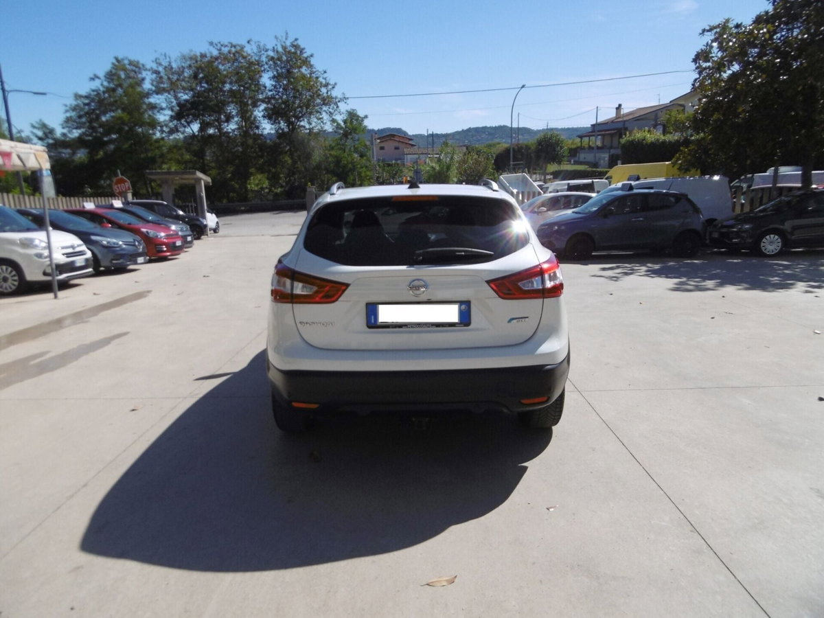 Nissan Qashqai 1.5 dCi Tekna (6)