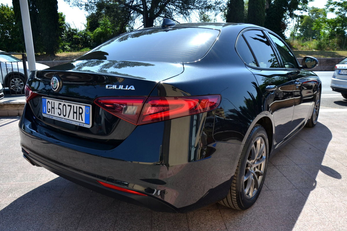Alfa Romeo Giulia 2.0 Turbo 200 CV AT8 Sprint (5)