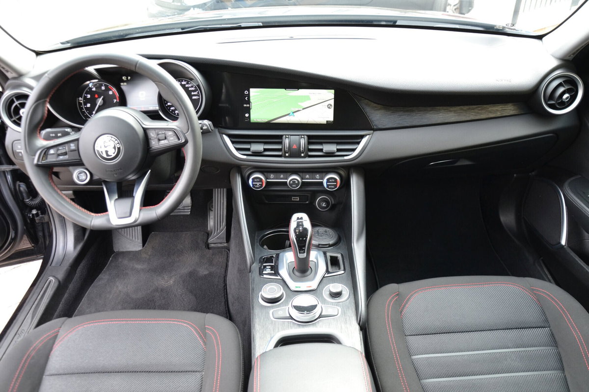 Alfa Romeo Giulia 2.0 Turbo 200 CV AT8 Sprint (7)