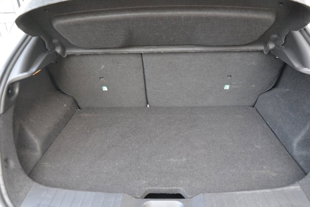 Nissan Juke 1.0 dig-t Tekna 114cv dct (11)