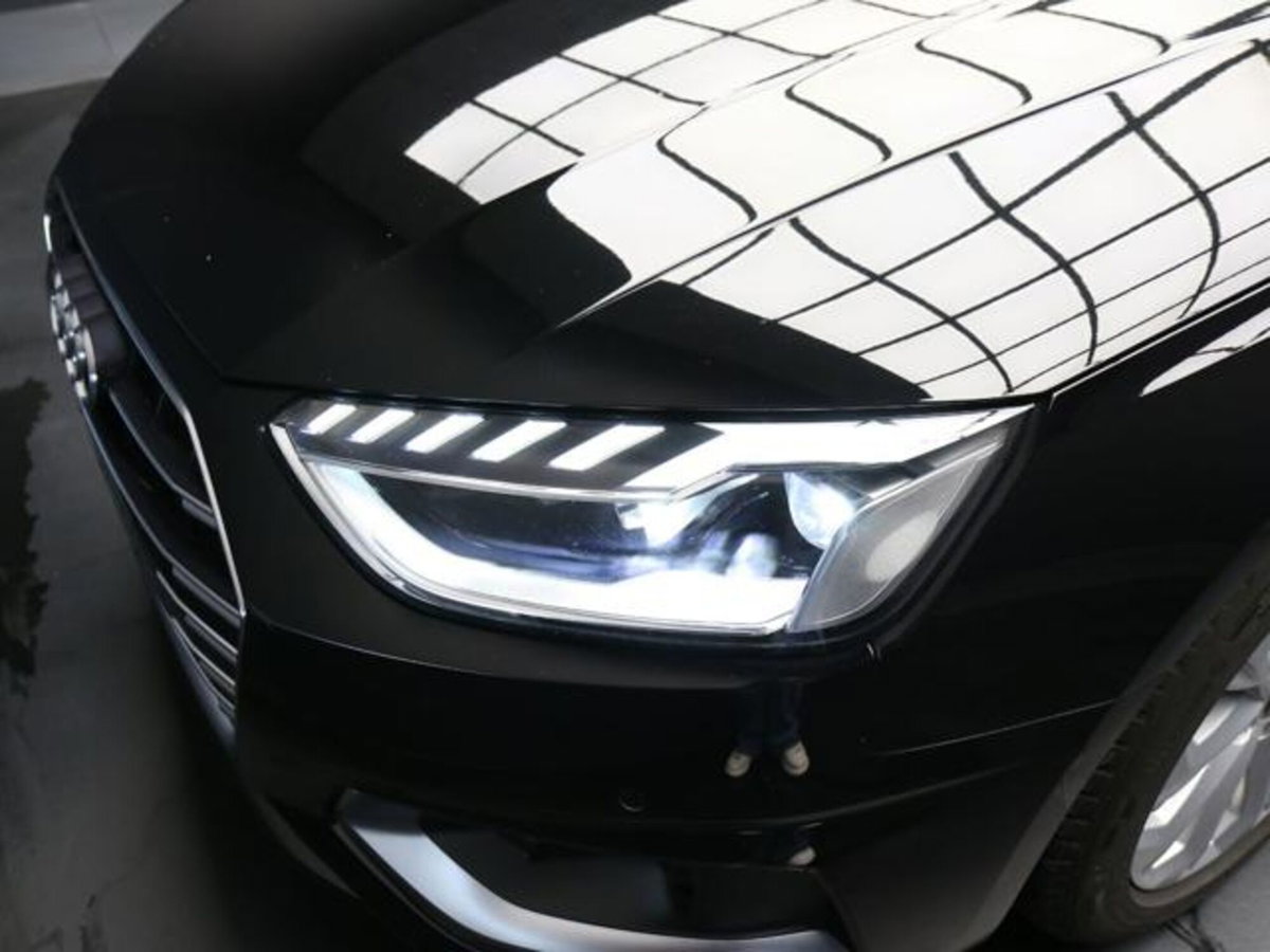 Audi A4 Avant 30 TDI/136 CV S tronic Business Advanced (10)