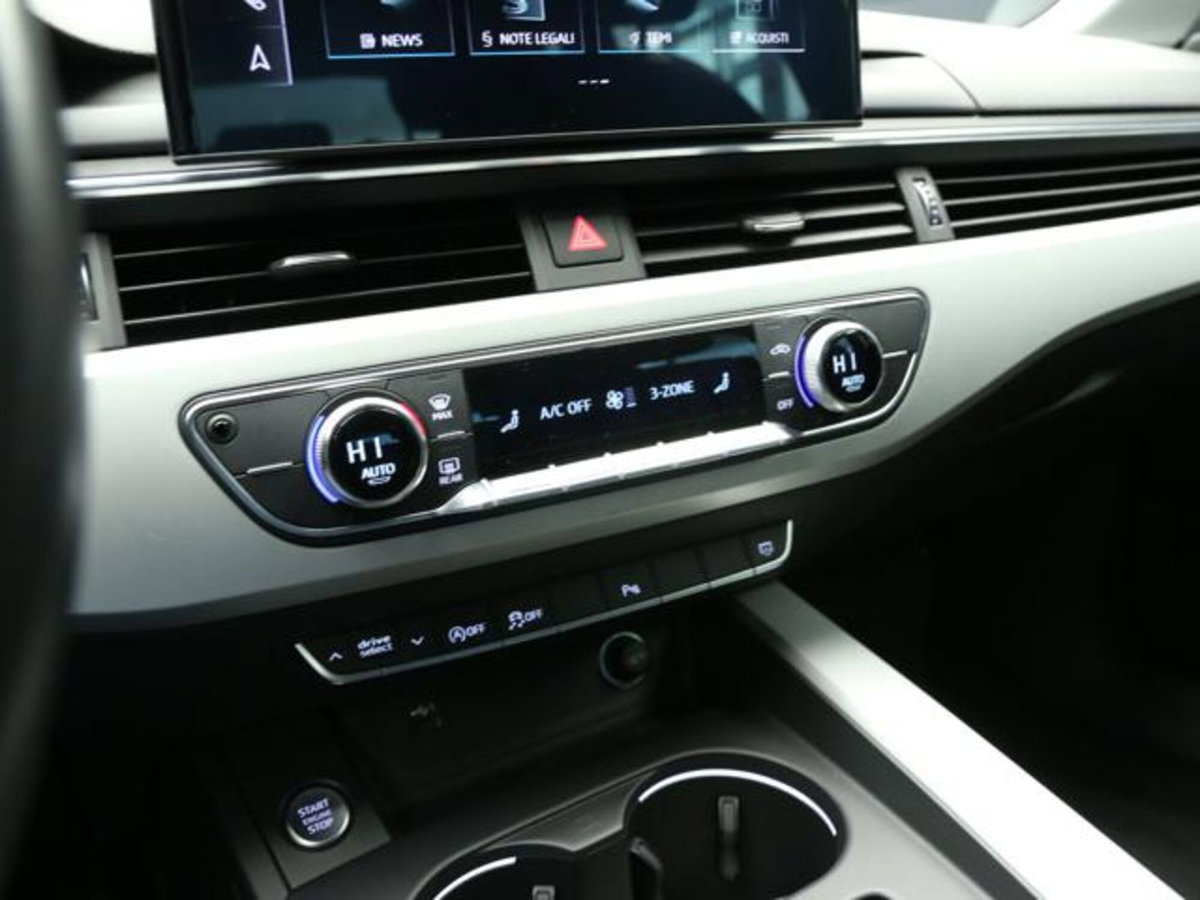 Audi A4 Avant 30 TDI/136 CV S tronic Business Advanced (14)