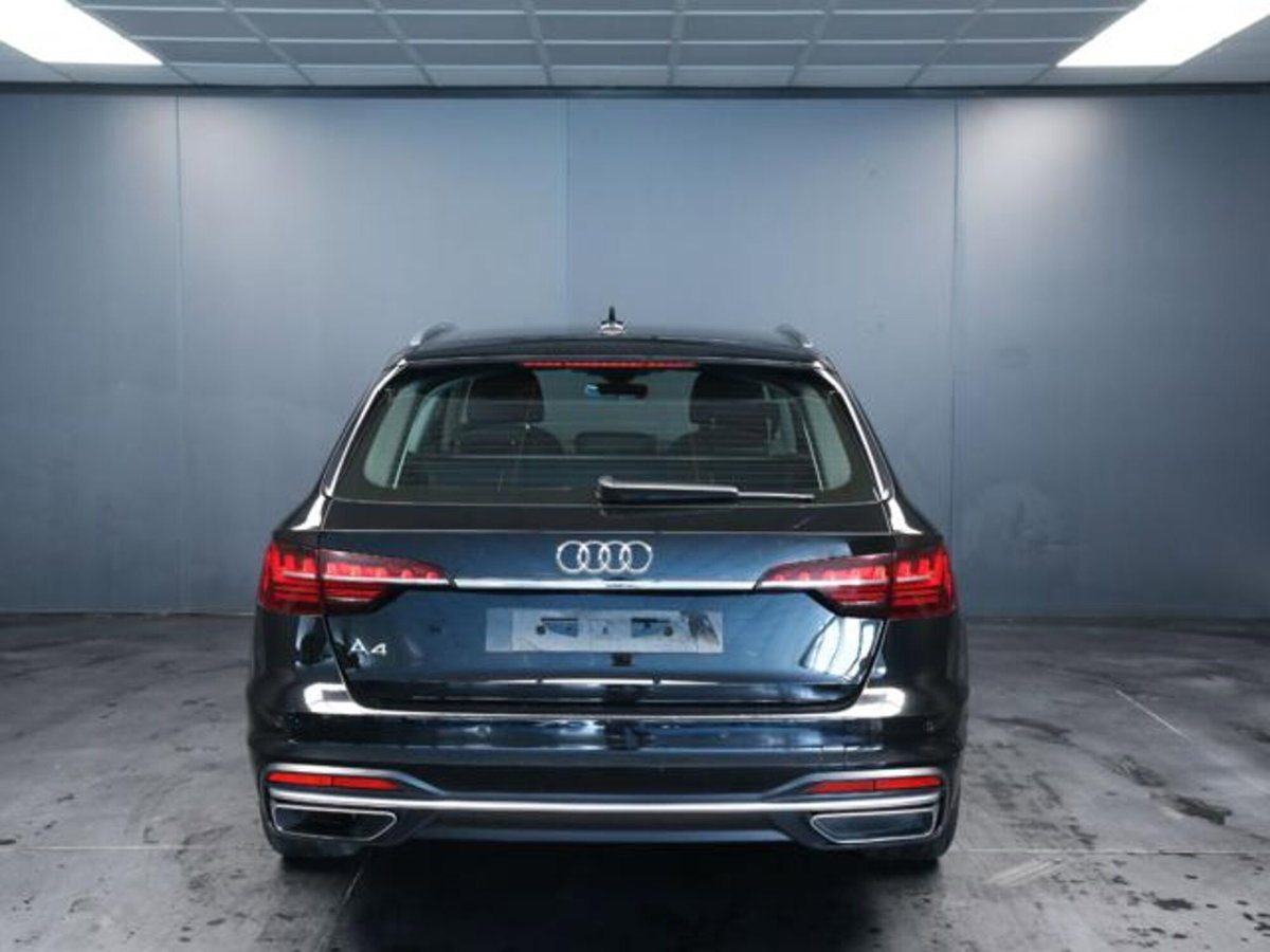 Audi A4 Avant 30 TDI/136 CV S tronic Business Advanced (4)