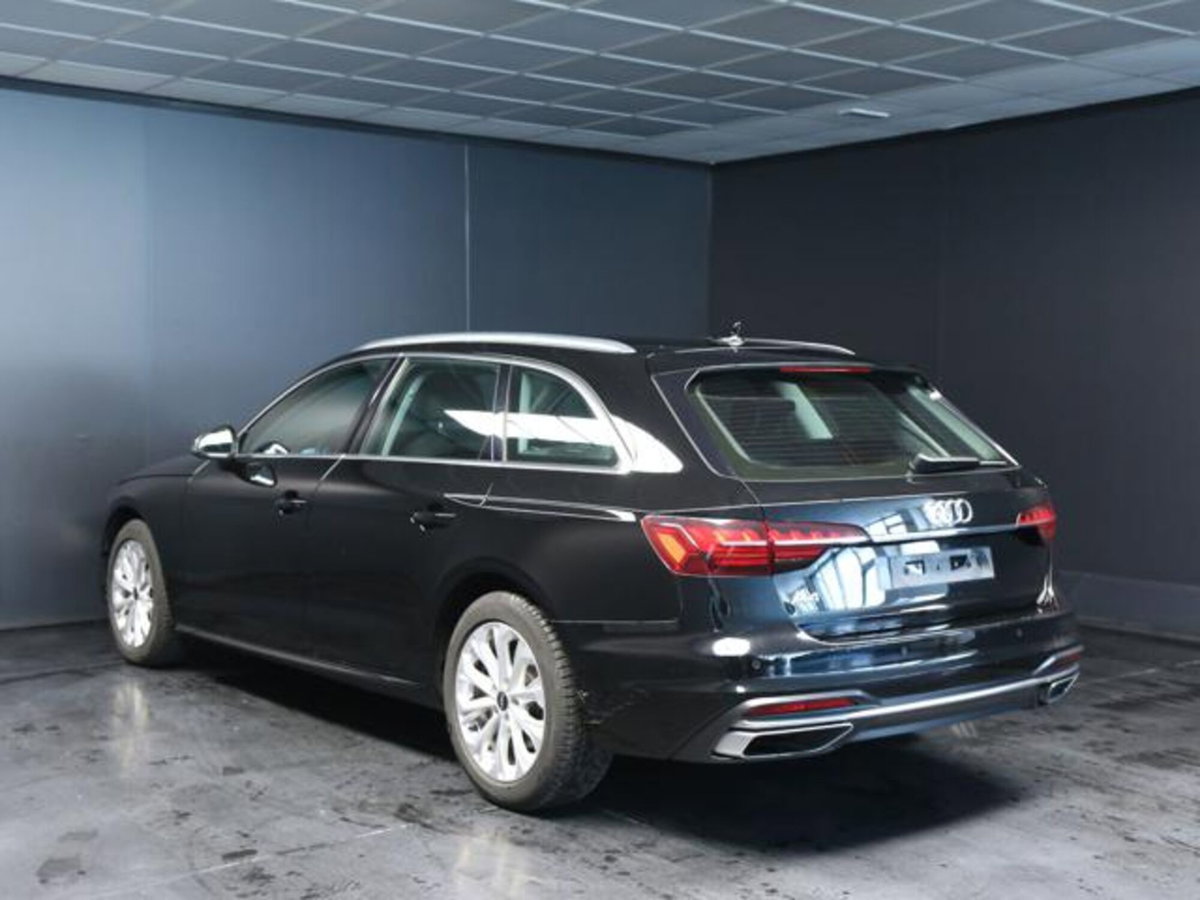 Audi A4 Avant 30 TDI/136 CV S tronic Business Advanced (6)