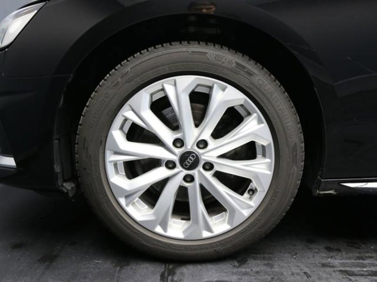 Audi A4 Avant 30 TDI/136 CV S tronic Business Advanced (5)