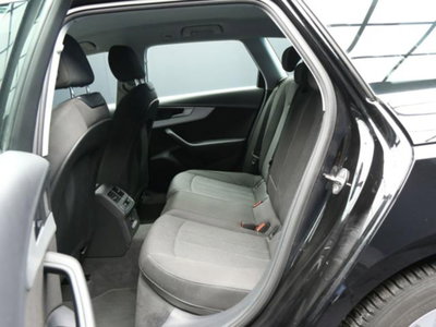 Audi A4 Avant 30 TDI/136 CV S tronic Business Advanced (9)