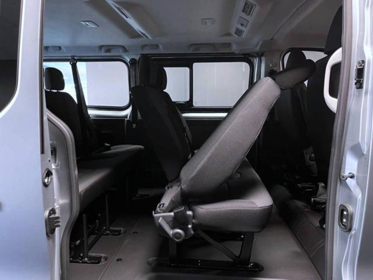 Nissan Primastar 2.0 dCi 150CV Aut PL-TN Bus (10)