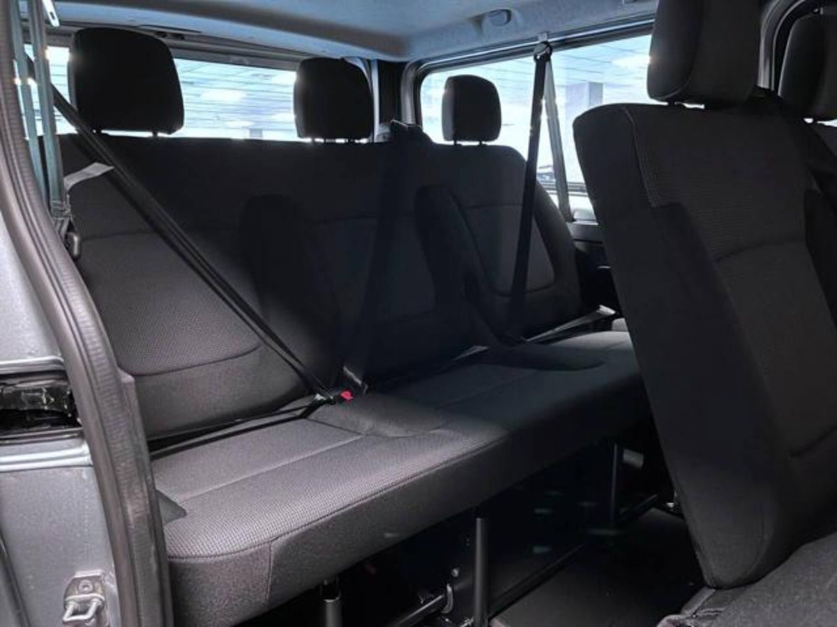 Nissan Primastar 2.0 dCi 150CV Aut PL-TN Bus (11)