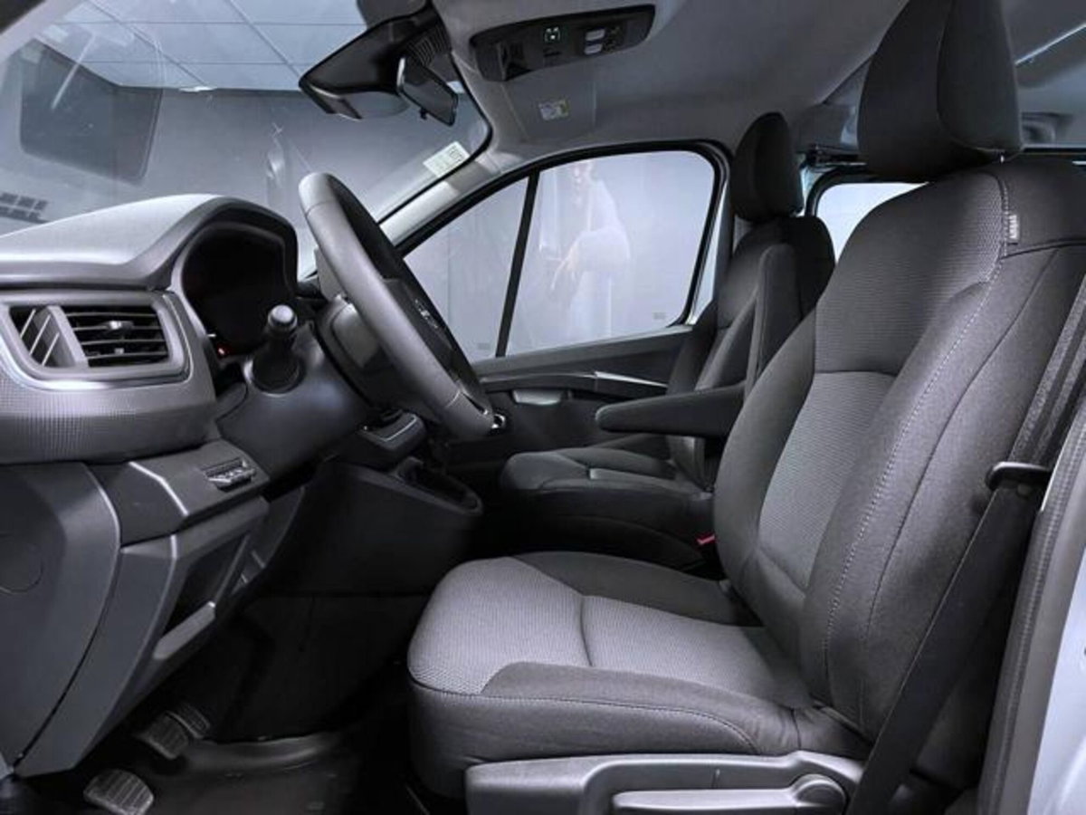 Nissan Primastar 2.0 dCi 150CV Aut PL-TN Bus (9)