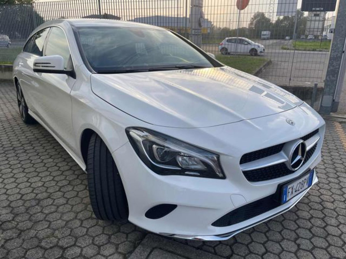 Mercedes-Benz CLA Shooting Brake 200 d Automatic Sport (2)