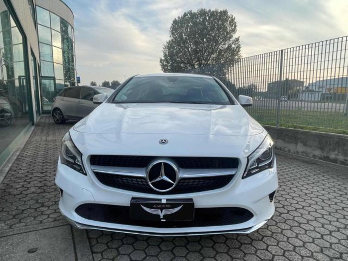 Mercedes-Benz CLA Shooting Brake 200 d Automatic Sport (3)
