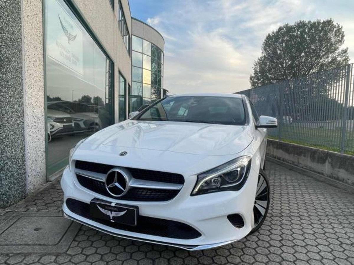 Mercedes-Benz CLA Shooting Brake 200 d Automatic Sport (4)