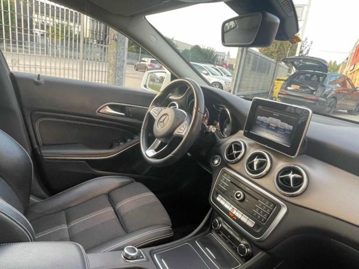 Mercedes-Benz CLA Shooting Brake 200 d Automatic Sport (9)