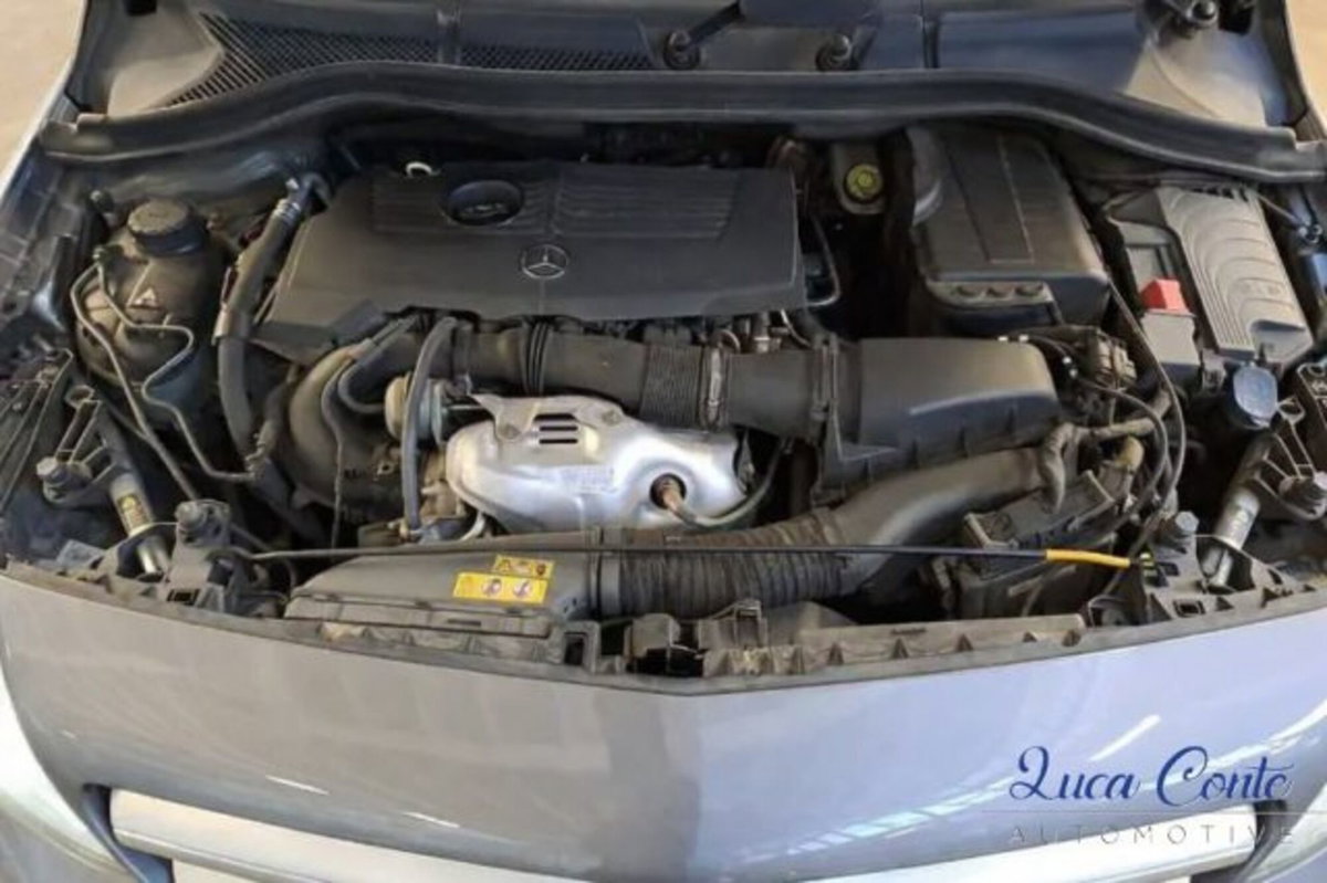 Mercedes-Benz Classe B 180 Premium (10)
