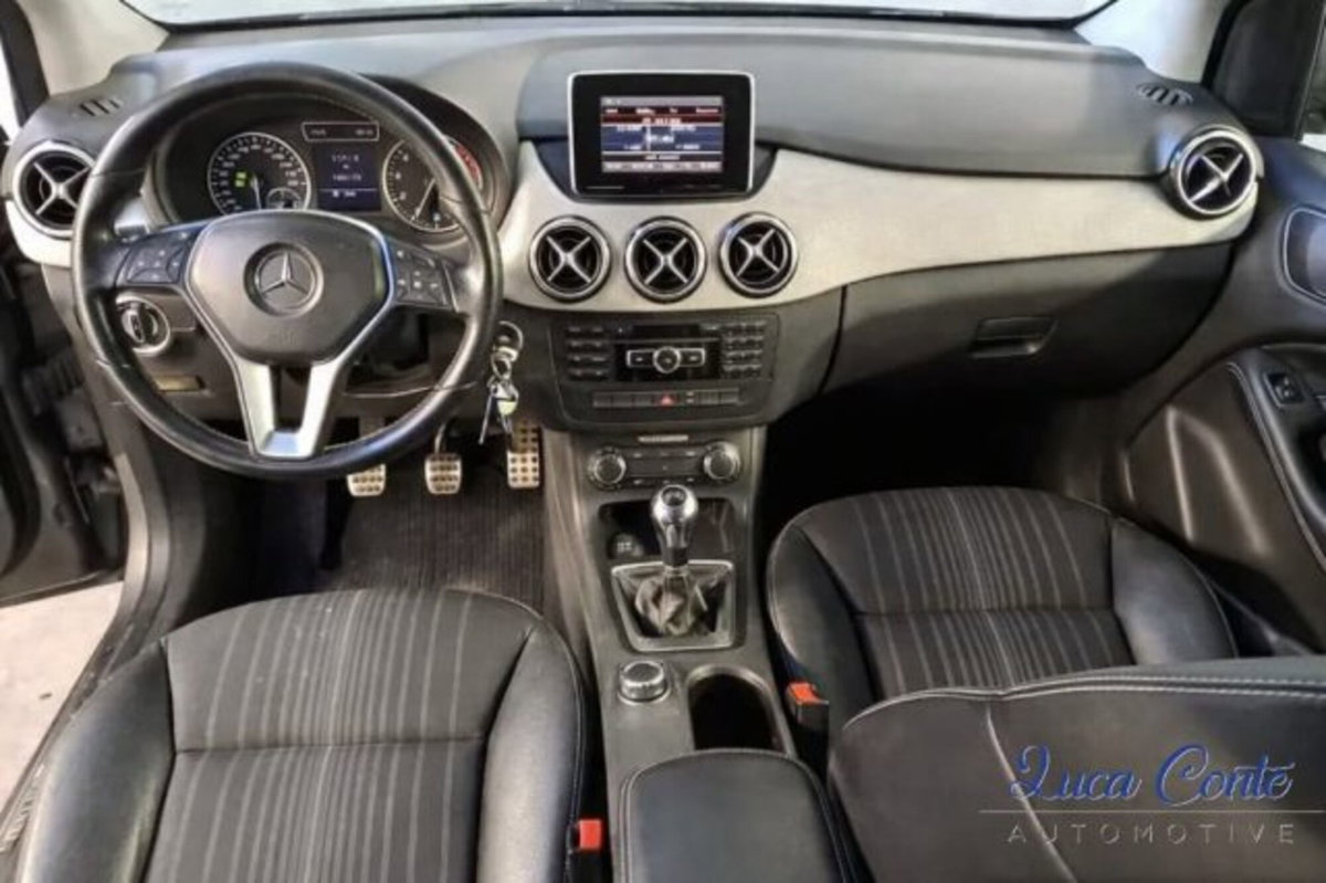 Mercedes-Benz Classe B 180 Premium (11)