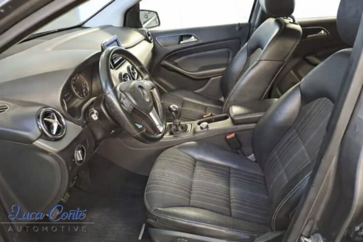 Mercedes-Benz Classe B 180 Premium (12)