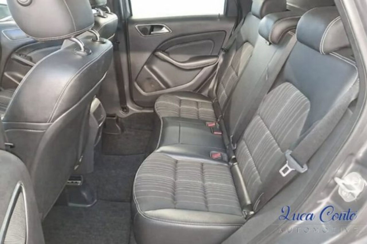 Mercedes-Benz Classe B 180 Premium (13)