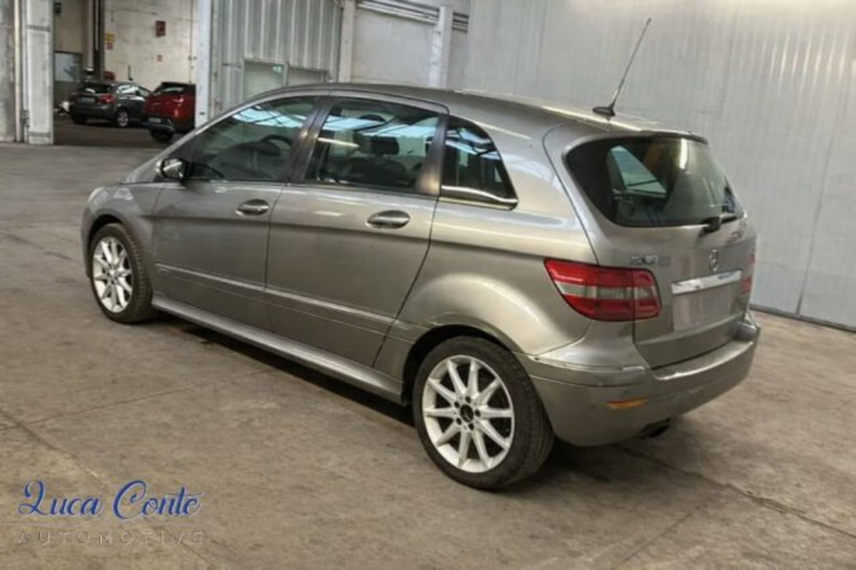 Mercedes-Benz Classe B 200 Sport (6)
