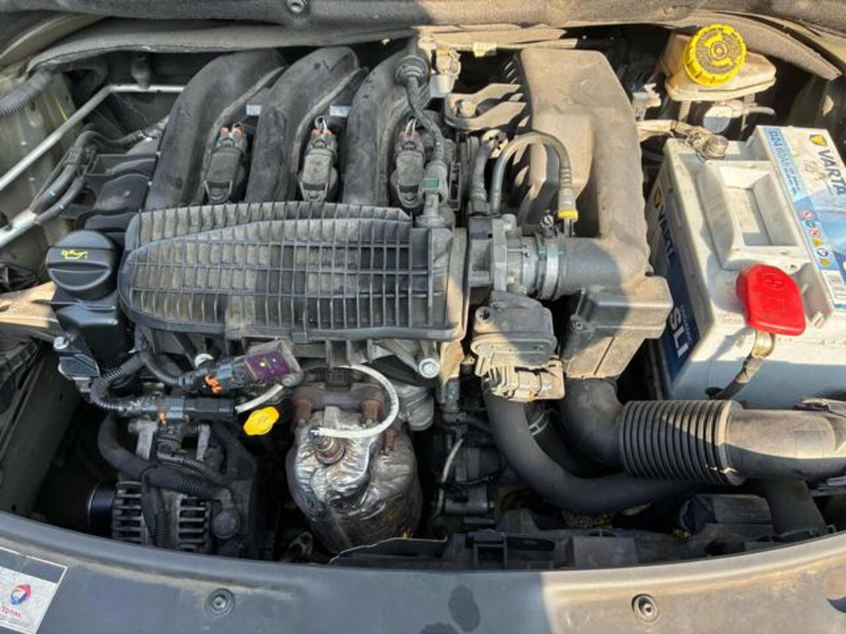 Peugeot 208 82 5 porte Allure (12)