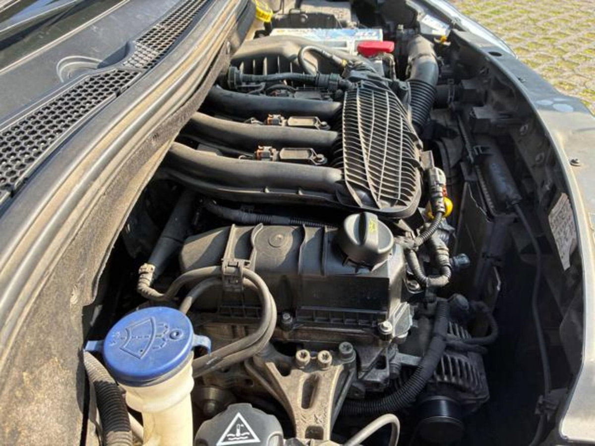 Peugeot 208 82 5 porte Allure (18)