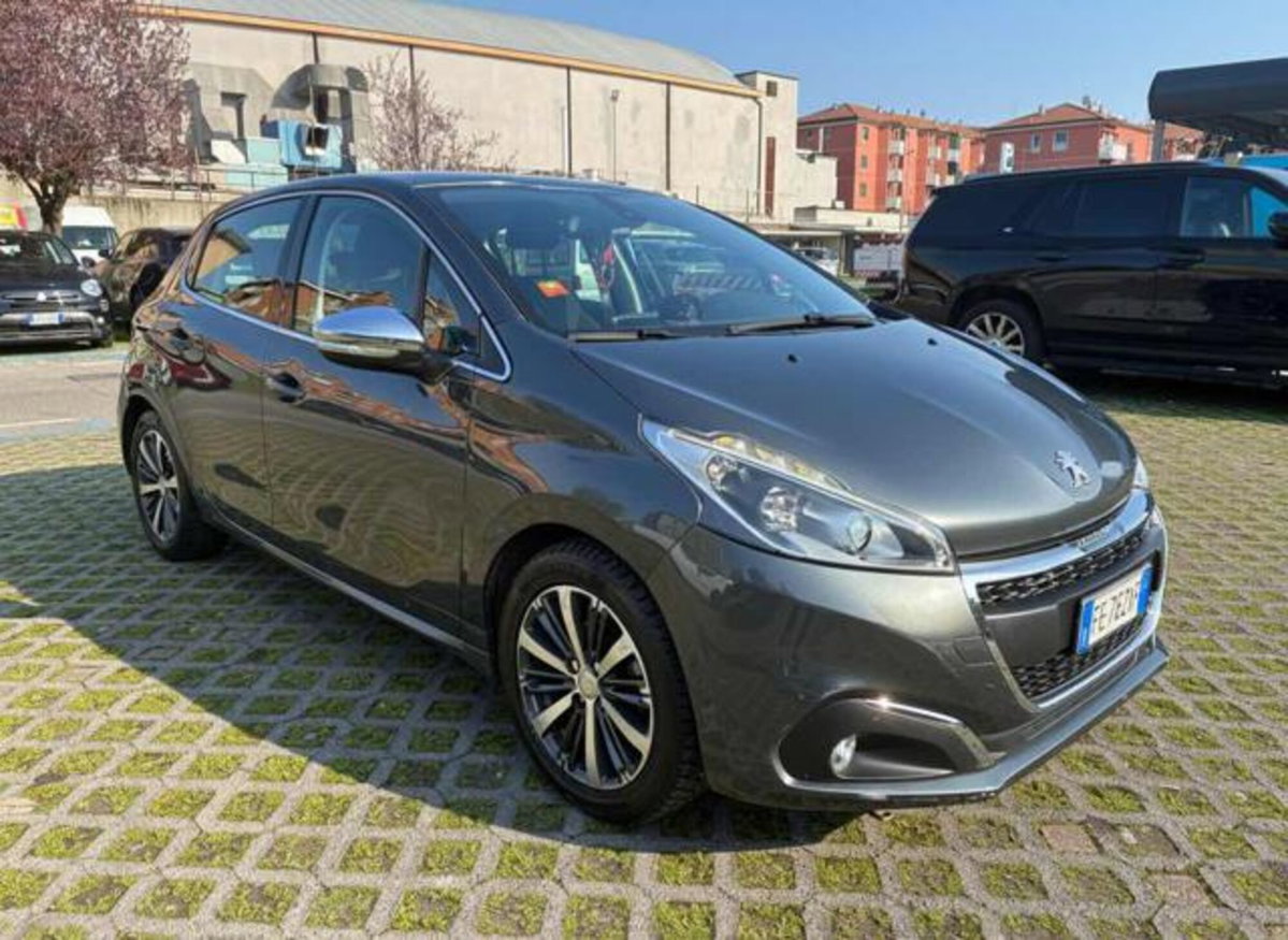 Peugeot 208 82 5 porte Allure (2)