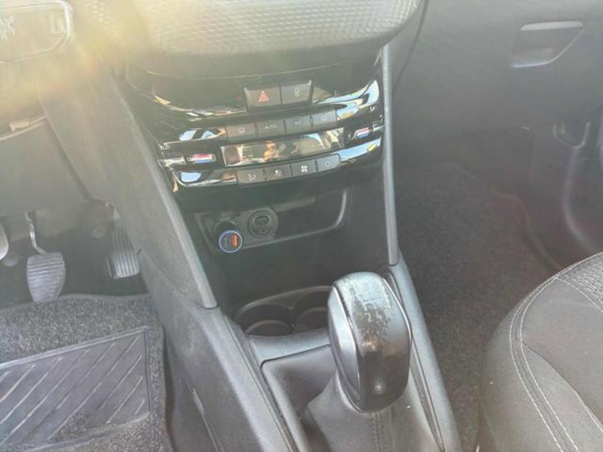Peugeot 208 82 5 porte Allure (20)