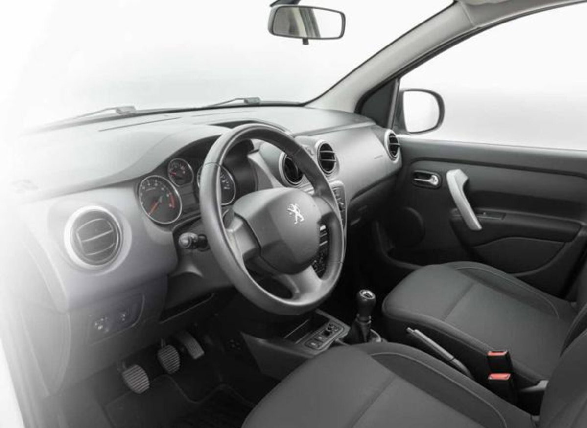 Peugeot 208 82 5 porte Allure (8)