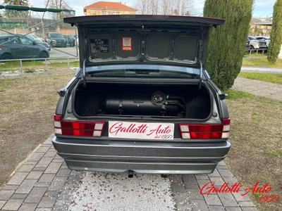 Alfa Romeo 75 2.0 (15)