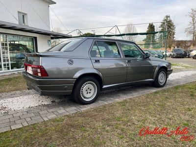 Alfa Romeo 75 2.0 (19)
