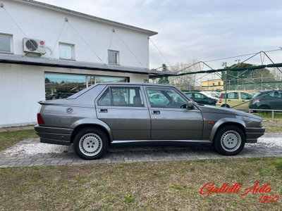 Alfa Romeo 75 2.0 (6)