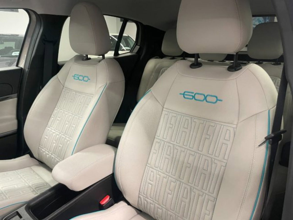 Fiat 600 1.2 hybrid La Prima 110cv auto (17)