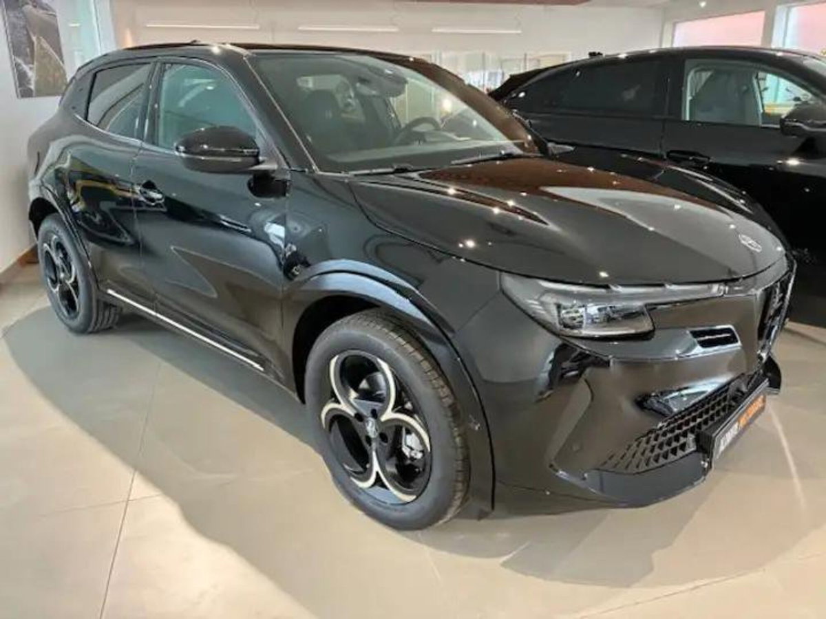 Alfa Romeo Junior 1.2 ibrida Q4 Intensa 145cv edct6