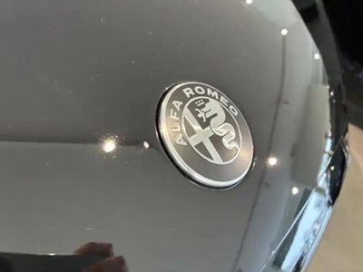 Alfa Romeo Junior 1.2 ibrida Q4 Intensa 145cv edct6 (11)