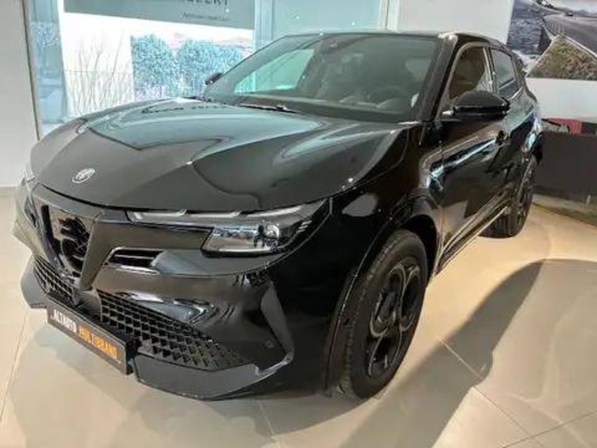 Alfa Romeo Junior 1.2 ibrida Q4 Intensa 145cv edct6 (2)