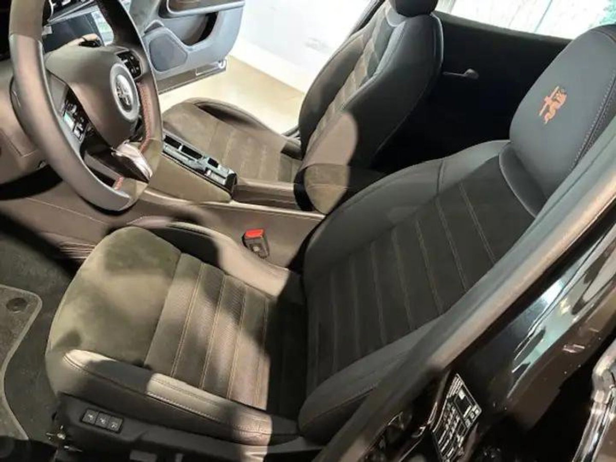 Alfa Romeo Junior 1.2 ibrida Q4 Intensa 145cv edct6 (7)