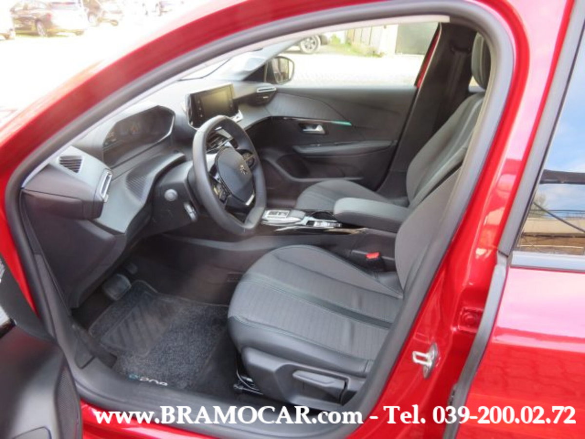 Peugeot 208 50 kWh Allure (12)