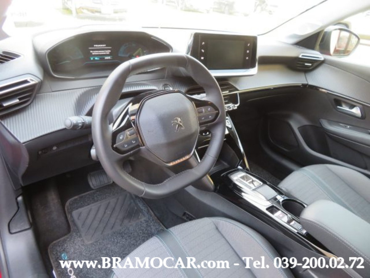 Peugeot 208 50 kWh Allure (13)