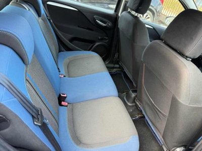 Fiat Punto 1.3 MJT II 75 CV 5 porte Lounge (11)