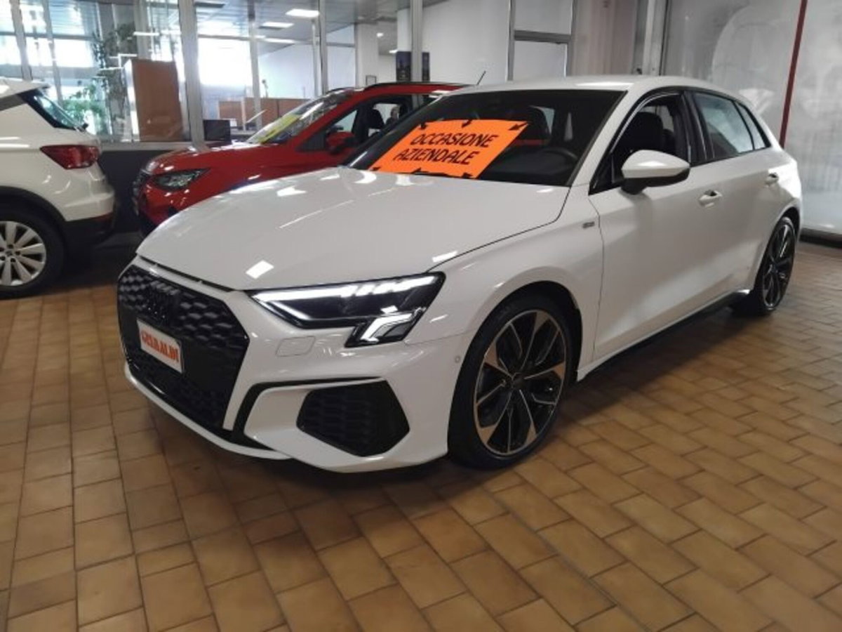 Audi A3 Sportback 40 TDI quattro S tronic S line edition (2)