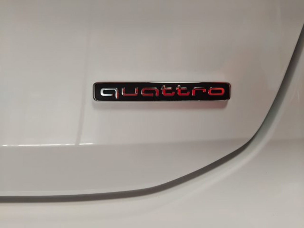 Audi A3 Sportback 40 TDI quattro S tronic S line edition (5)