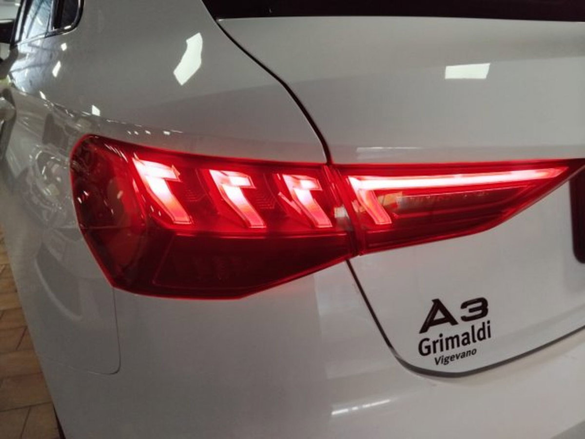 Audi A3 Sportback 40 TDI quattro S tronic S line edition (6)