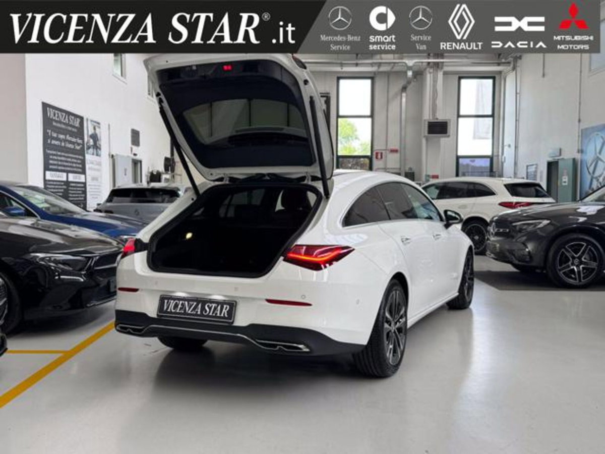 Mercedes-Benz CLA Shooting Brake 180 d Automatic Shooting Brake Sport (13)