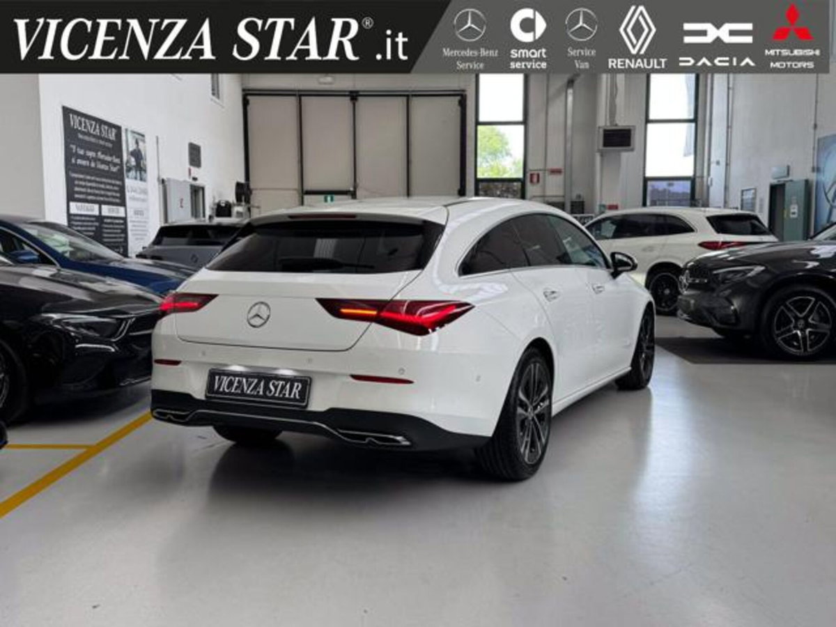 Mercedes-Benz CLA Shooting Brake 180 d Automatic Shooting Brake Sport (3)