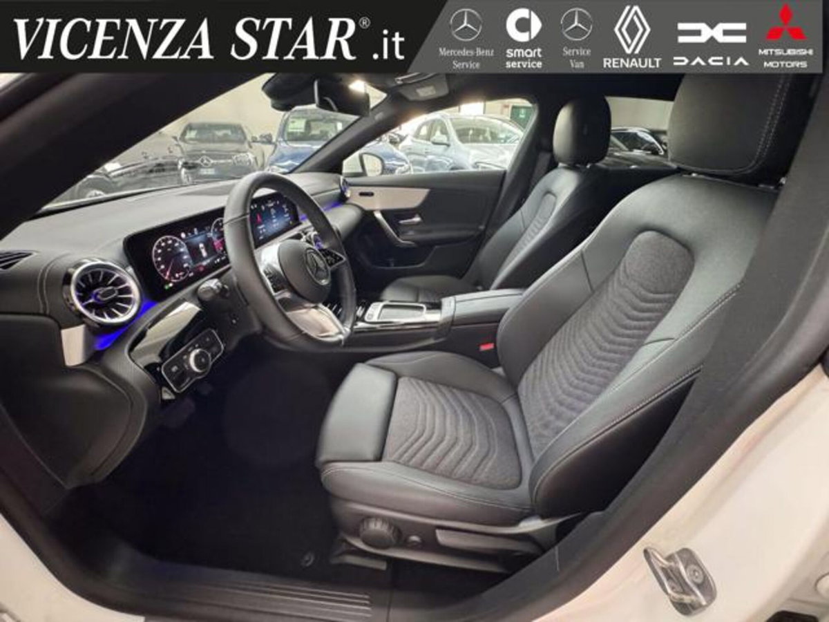 Mercedes-Benz CLA Shooting Brake 180 d Automatic Shooting Brake Sport (4)