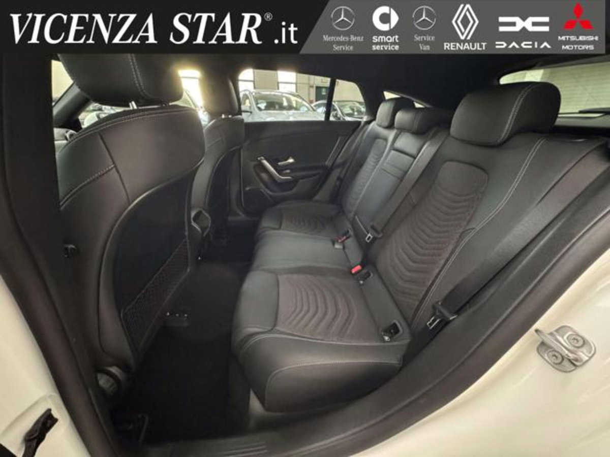 Mercedes-Benz CLA Shooting Brake 180 d Automatic Shooting Brake Sport (6)