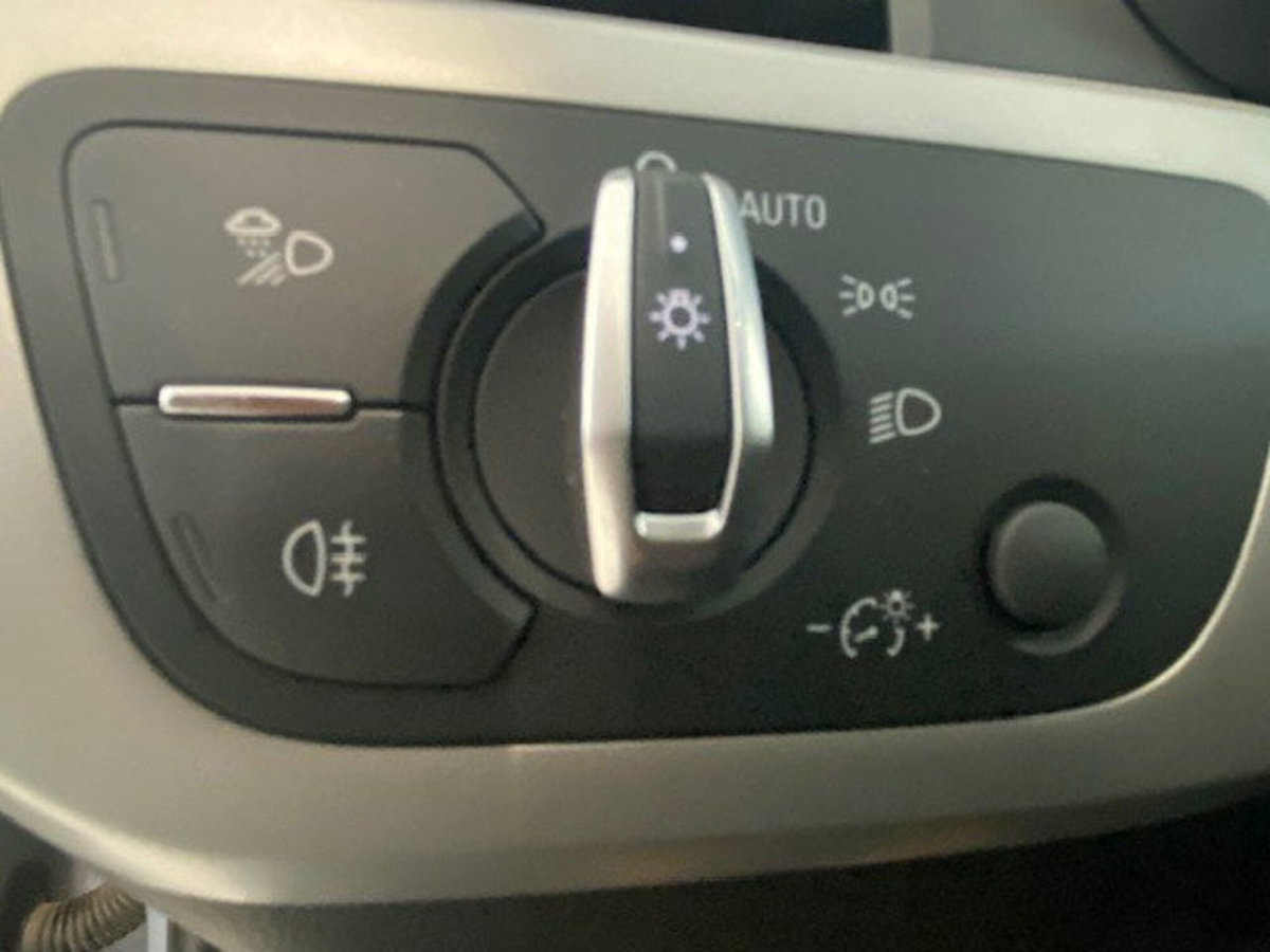 Audi A4 Avant 40 TDI S tronic Business (12)