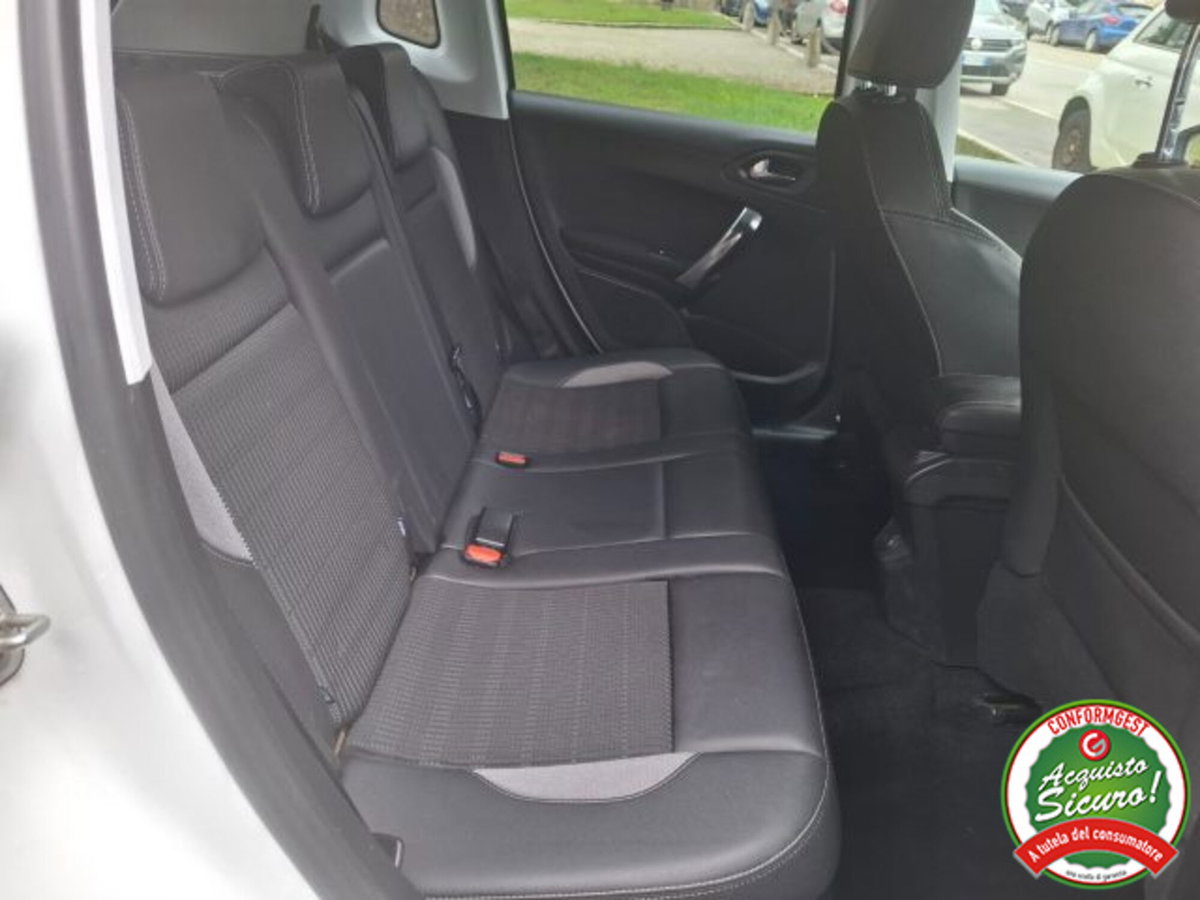 Peugeot 2008 120 S&S Allure (10)