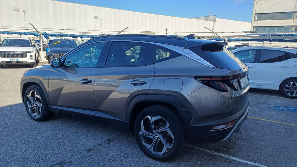 Hyundai Tucson 1.6 hev Exellence 4wd auto (3)