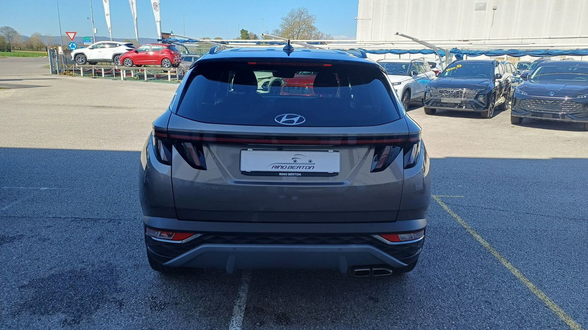 Hyundai Tucson 1.6 hev Exellence 4wd auto (4)